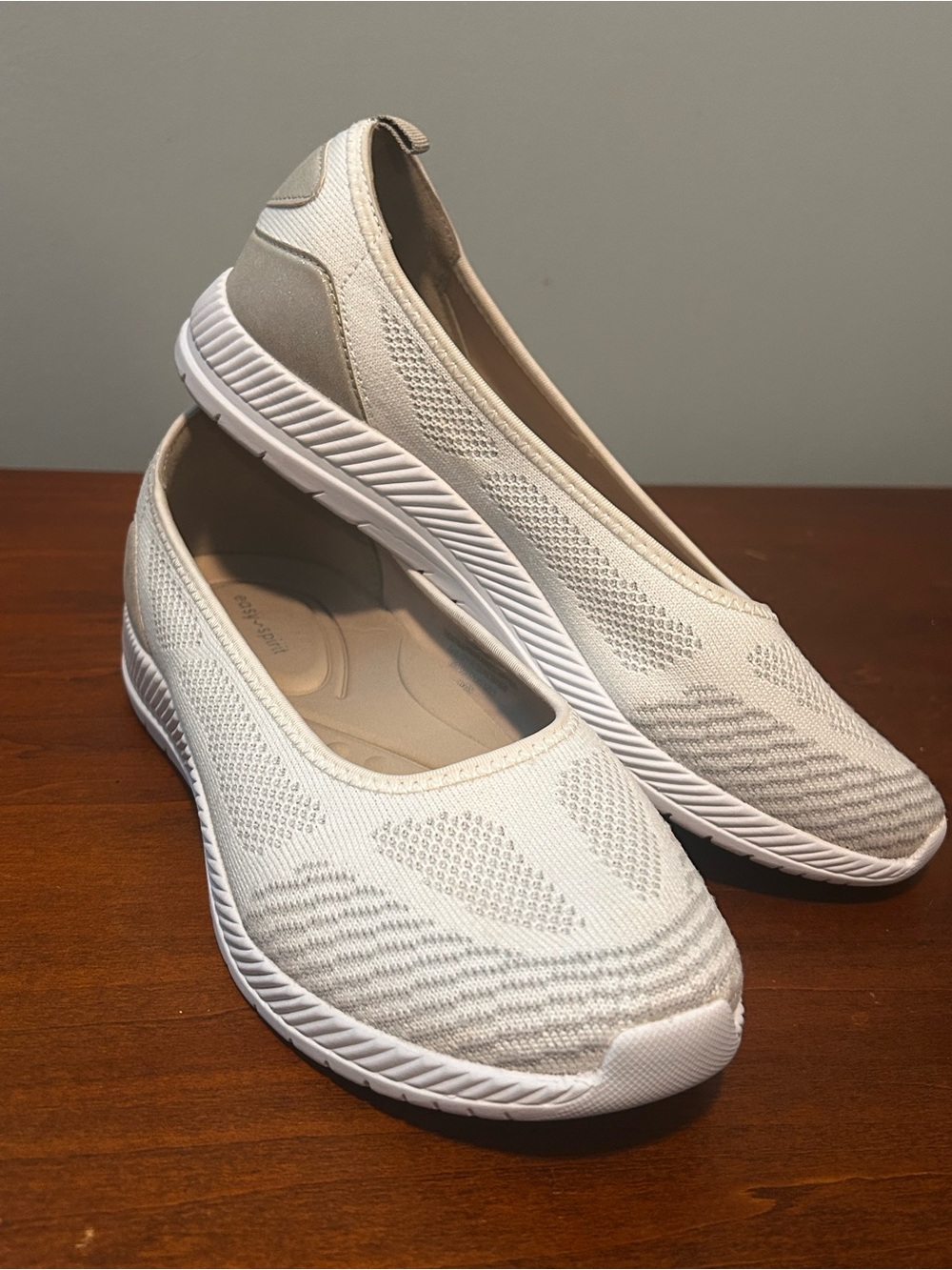 easy spirt Lightweight Glitz White knit with silver grey Slip-On Walking Shoes9W